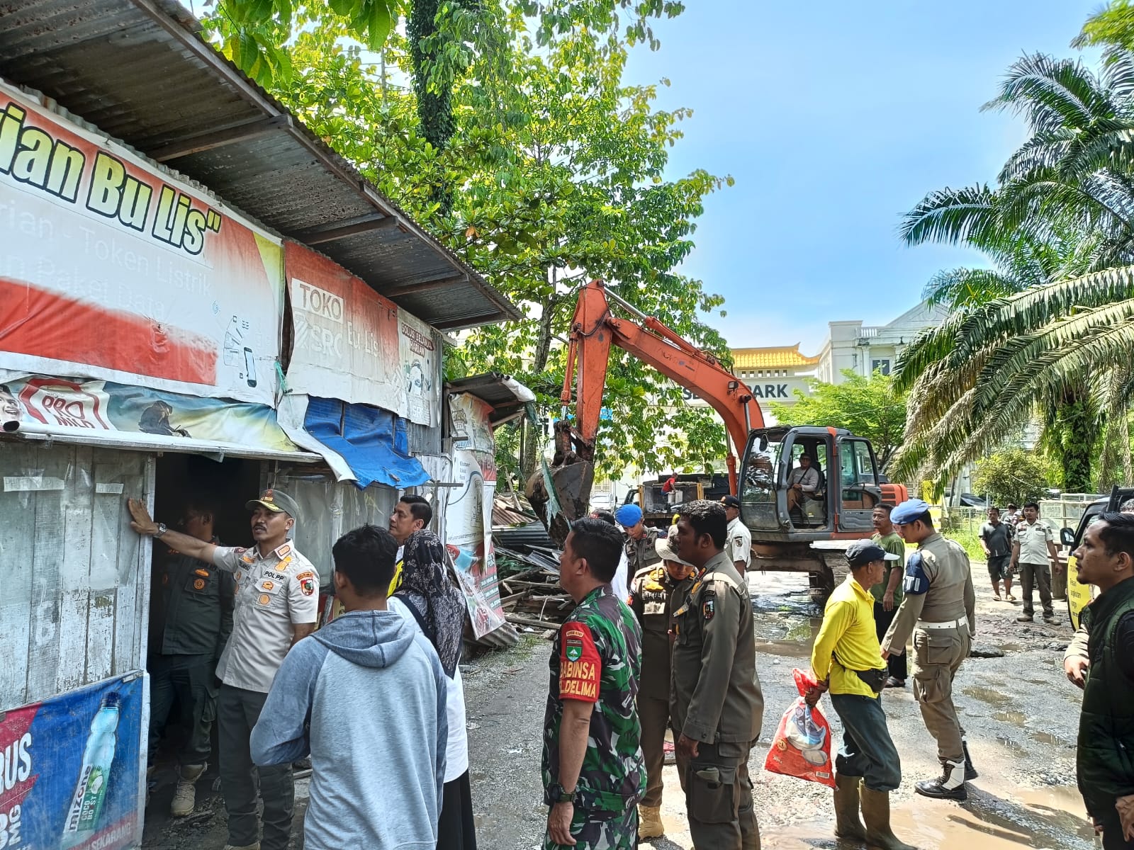 Pembongkaran bangunan liar